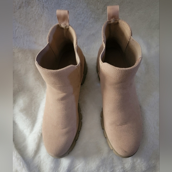 Women's Tan Ankle Boots Sz 9.5 - Picture 2 of 6